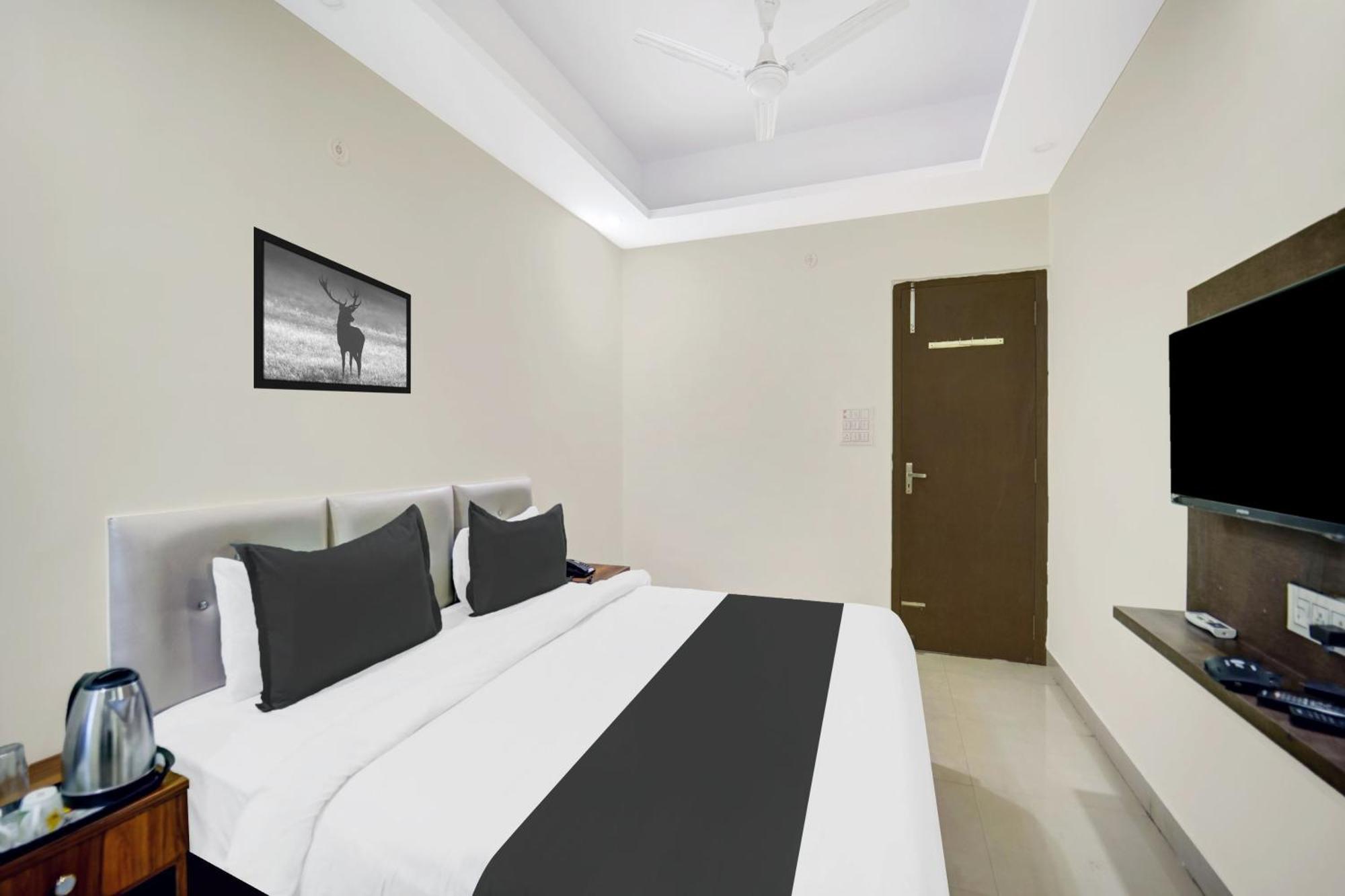 Super Collection O Rajeev Nagar Near Atal Path Formerly Vinayaka Digha  Exterior photo